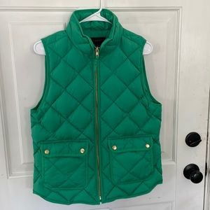 J.Crew Women’s Excursion Quilted Down Puffer Vest. Fabulous GREEN. Love it!